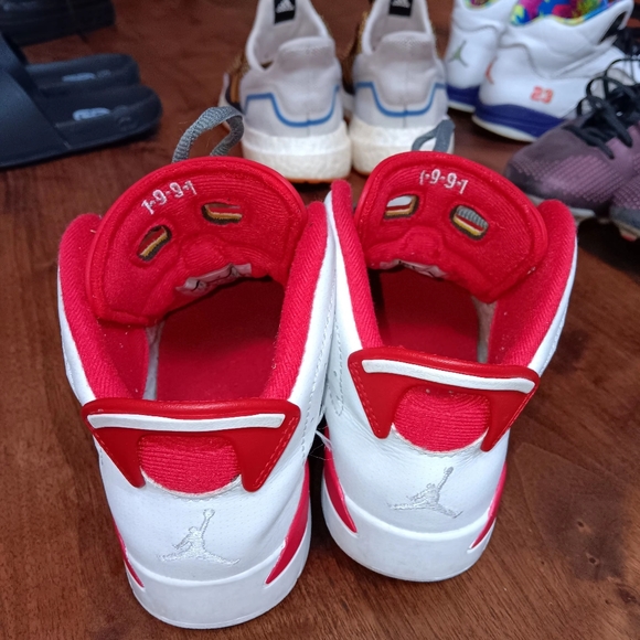 Jordans 1.5 y - Picture 2 of 3